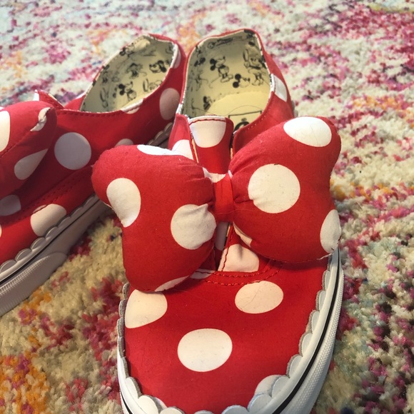 • Disney Minnie Mouse Vans • - Picture 2 of 8